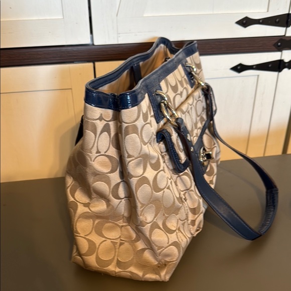 Coach Tan and Blue Shoulder Bag with Signature Design - Picture 3 of 7